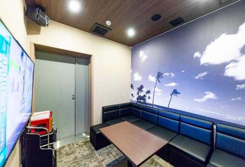 בית מלון כפרי Livemax Resort Atamiseafront