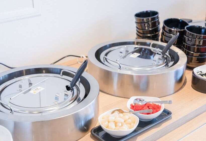 בית מלון כפרי Livemax Resort Atamiseafront