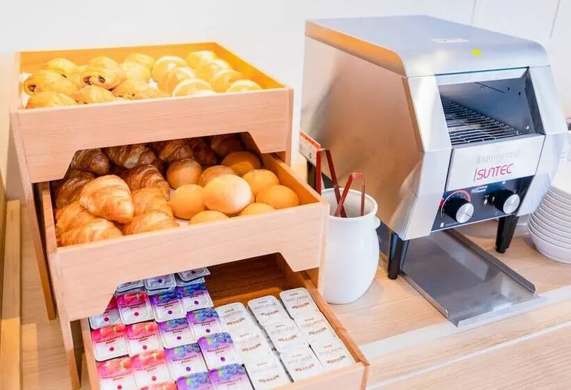 Hotelli Livemax Resort Atamiseafront