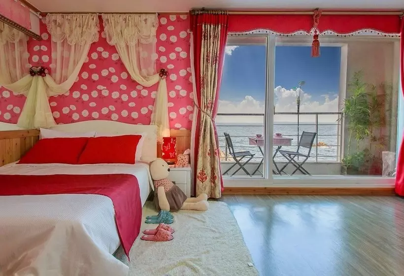 Sea Rainbow Pension