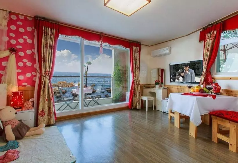 Sea Rainbow Pension