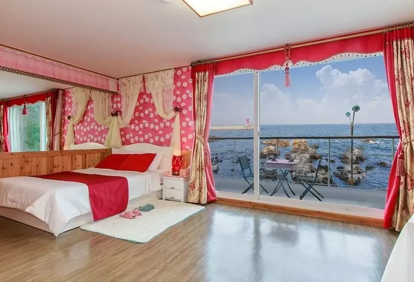 Sea Rainbow Pension