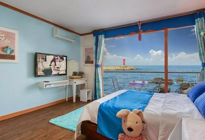 Sea Rainbow Pension
