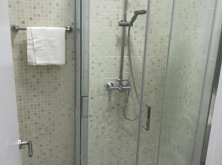 Retkeilymaja Charming Episode