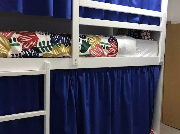 Retkeilymaja Charming Episode