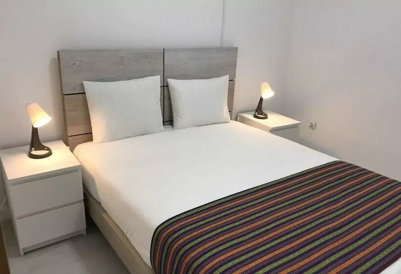 Retkeilymaja Charming Episode