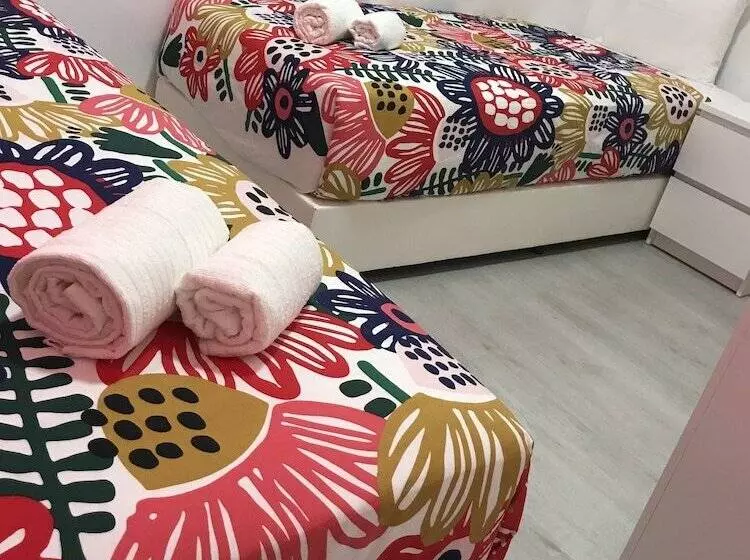 Retkeilymaja Charming Episode