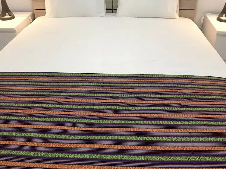 Retkeilymaja Charming Episode