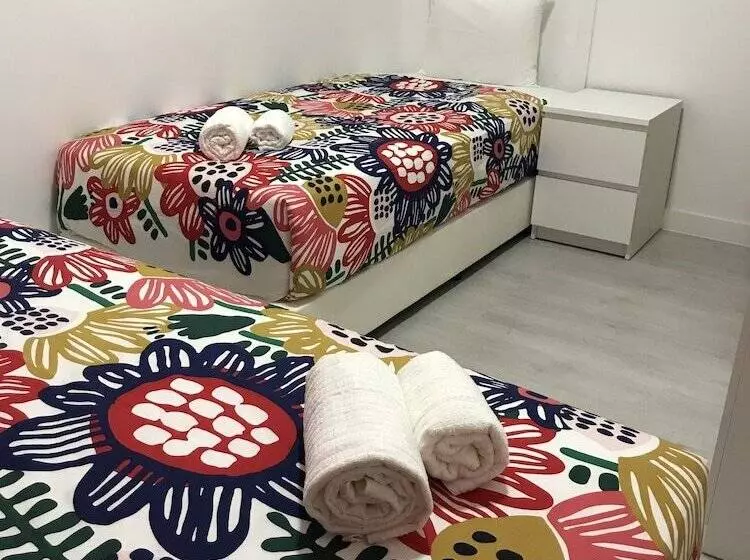 Retkeilymaja Charming Episode