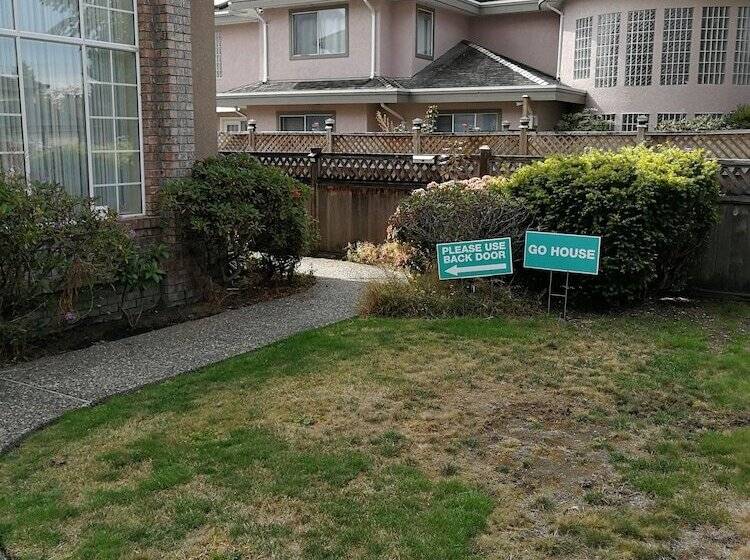 مبيت وإفطار Com House