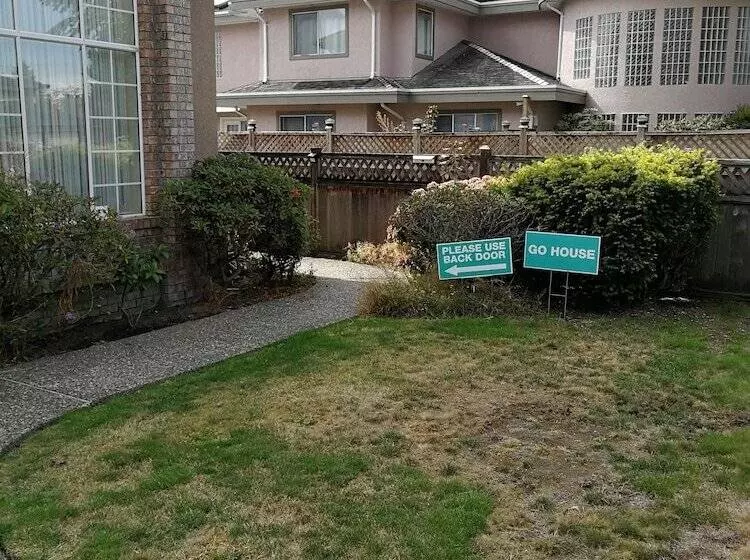 Aamiaismajoitus (B&B) Com House