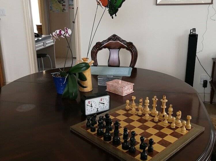 مبيت وإفطار Com House