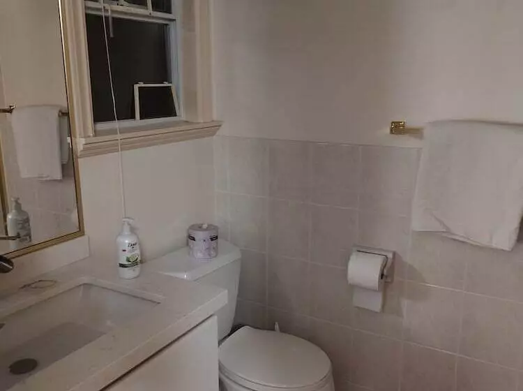 Aamiaismajoitus (B&B) Com House