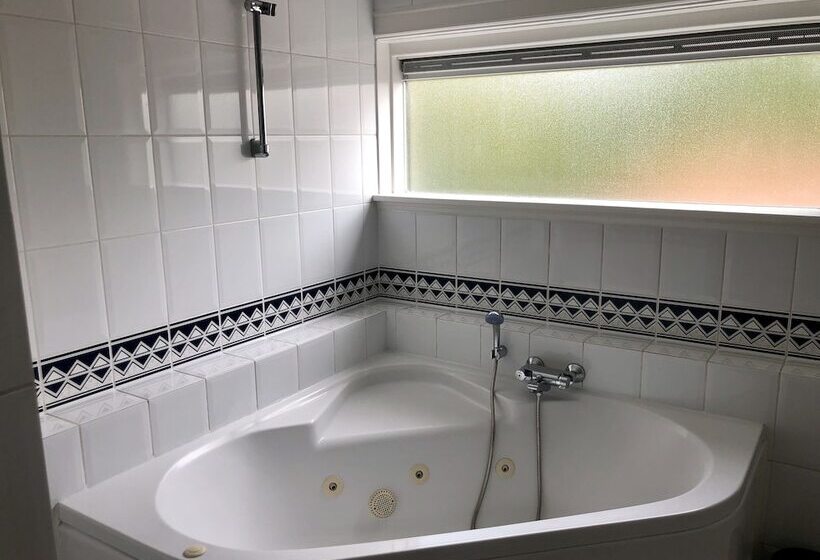 Bed and Breakfast Guesthouse Villa De Eikhof