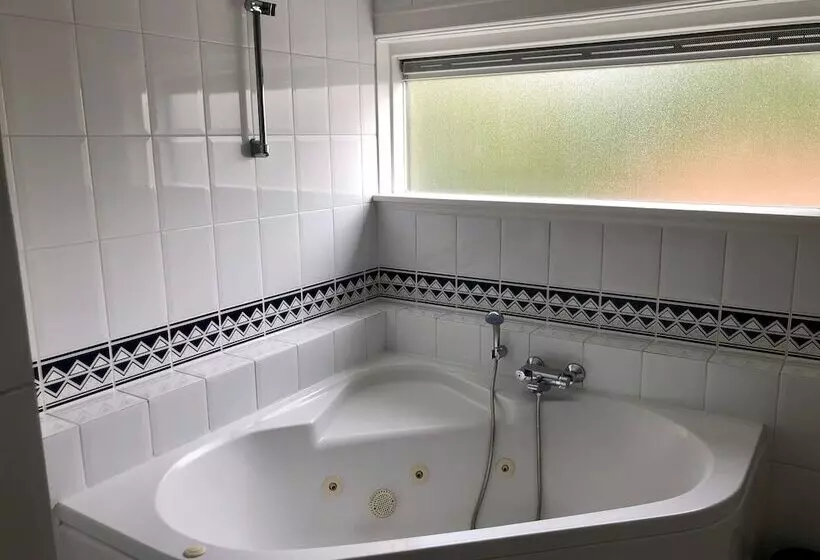 تختخواب و صبحانه Guesthouse Villa De Eikhof