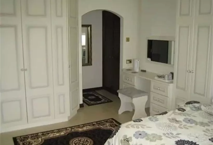 Down Royal House B&b