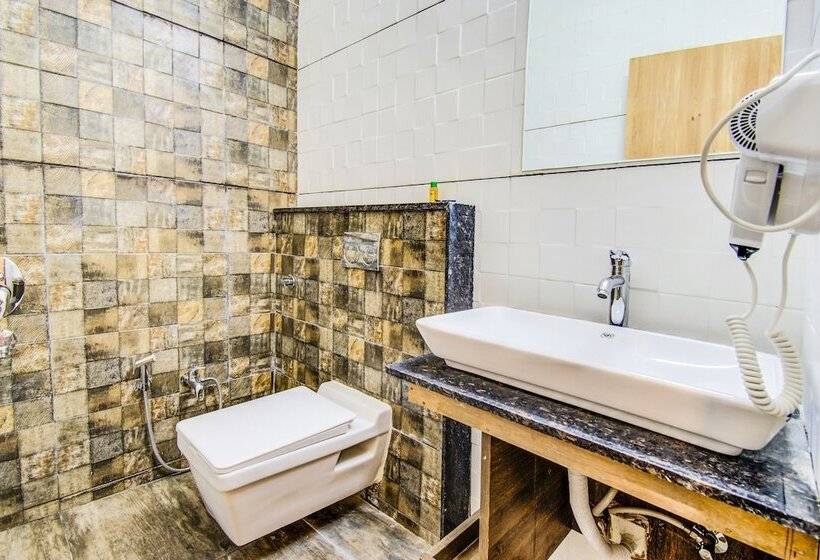 Fabhotel Prime Om Epic