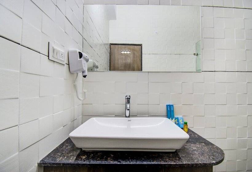 Fabhotel Prime Om Epic