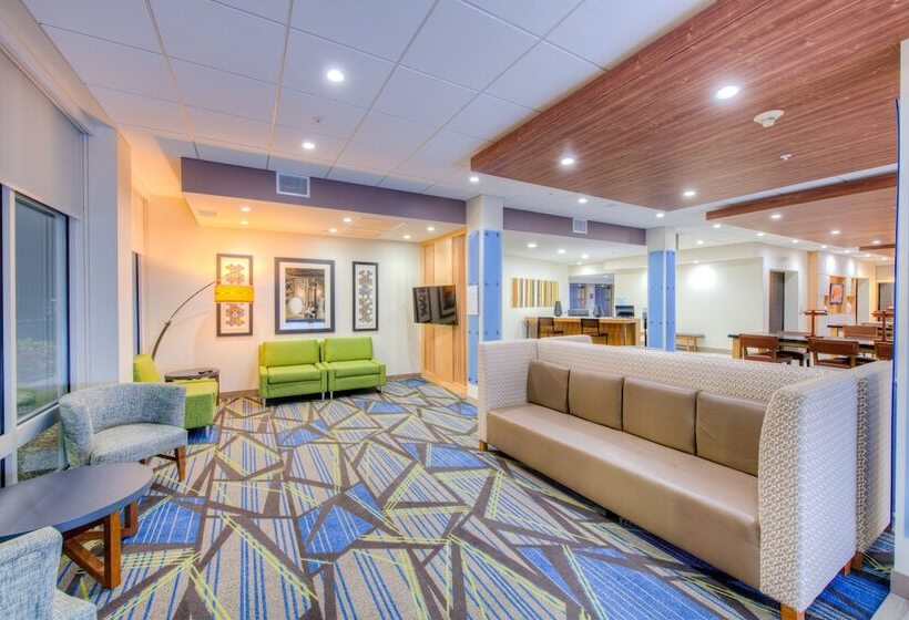 בית מלון כפרי Holiday Inn Express & Suites Remington, An Ihg