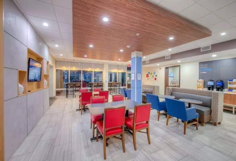 Hotelli Holiday Inn Express & Suites   Remington, An Ihg