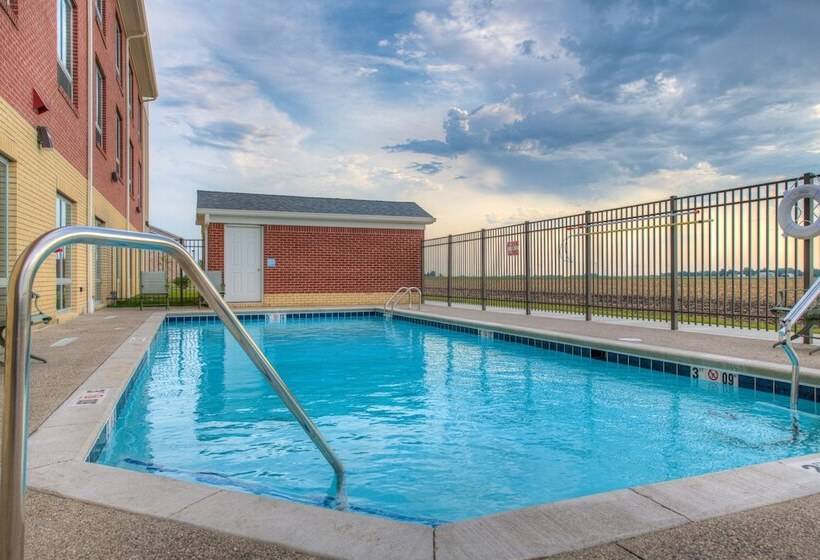 בית מלון כפרי Holiday Inn Express & Suites Remington, An Ihg