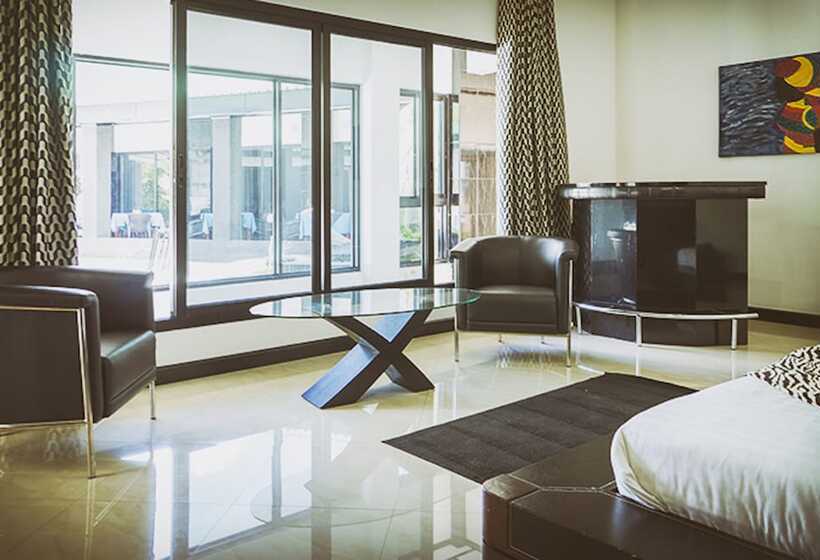 هتل Le Dolphin S Grand Paradiso