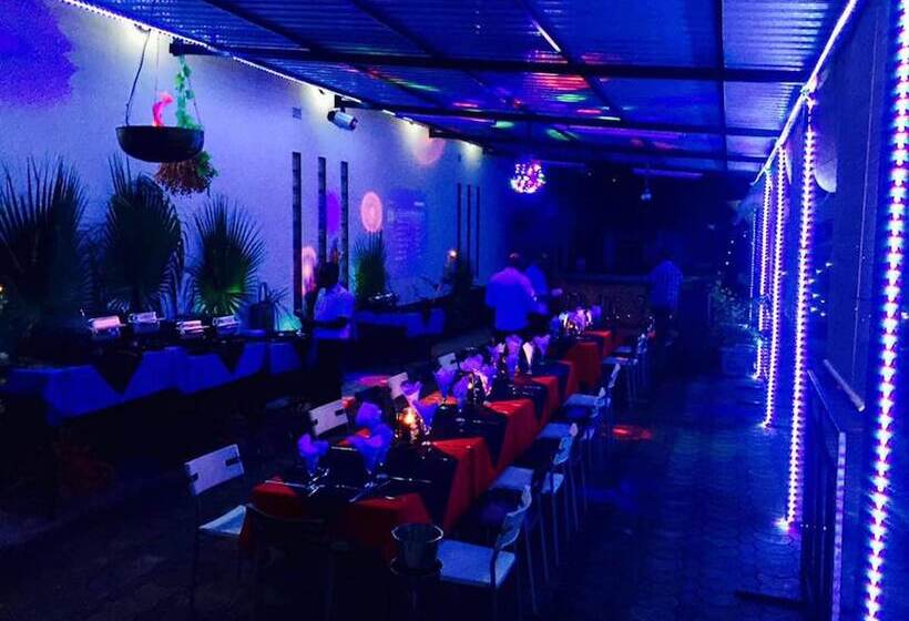 هتل Le Dolphin S Grand Paradiso