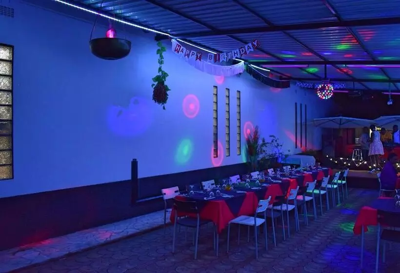 هتل Le Dolphin S Grand Paradiso