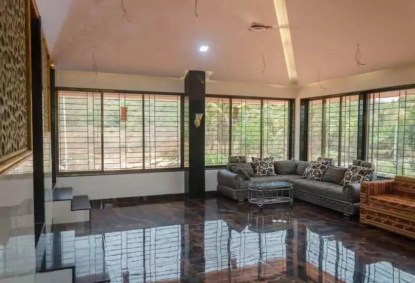 Hotelli Malhar Villa