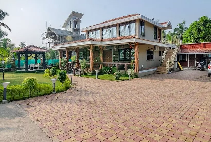 Hotelli Malhar Villa