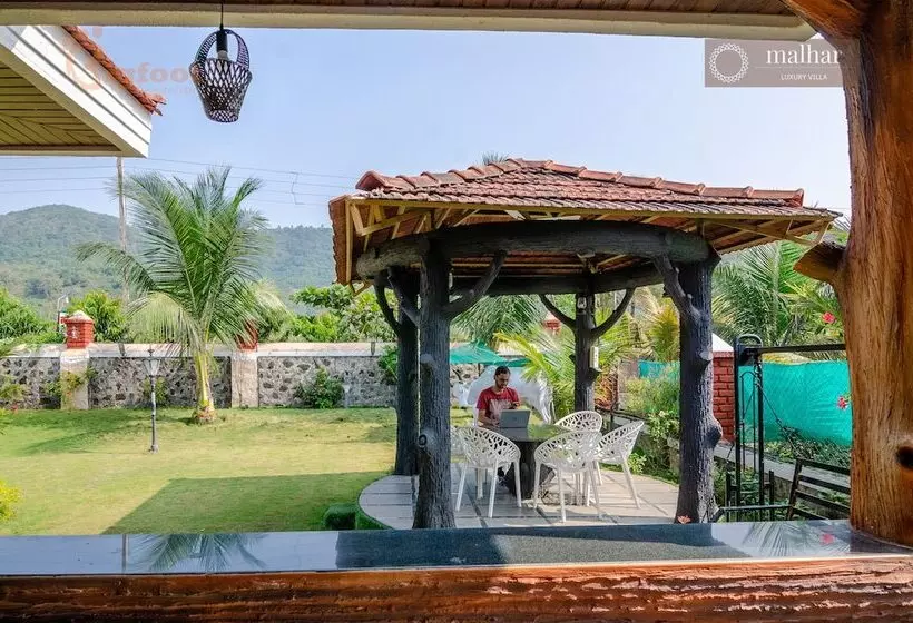 Hotelli Malhar Villa
