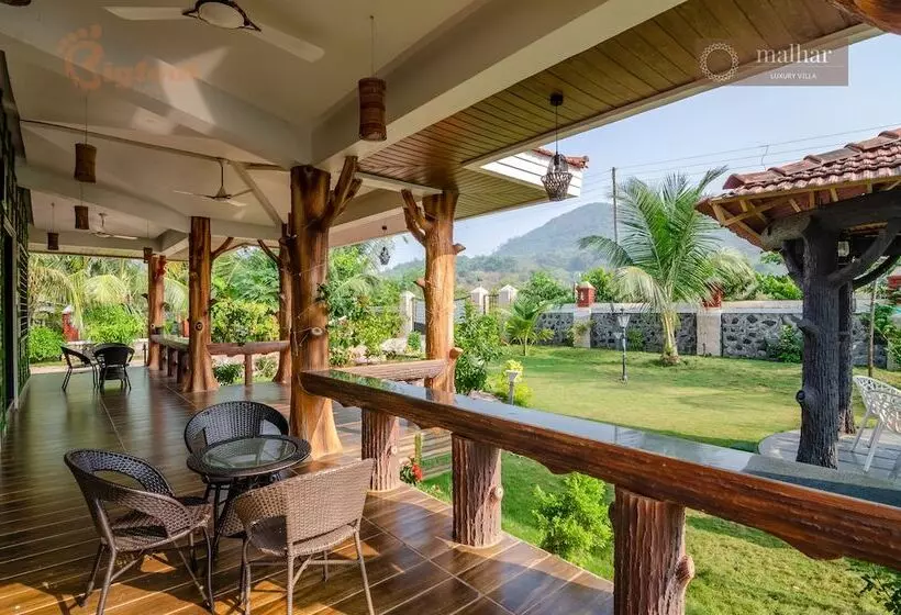 Hotelli Malhar Villa