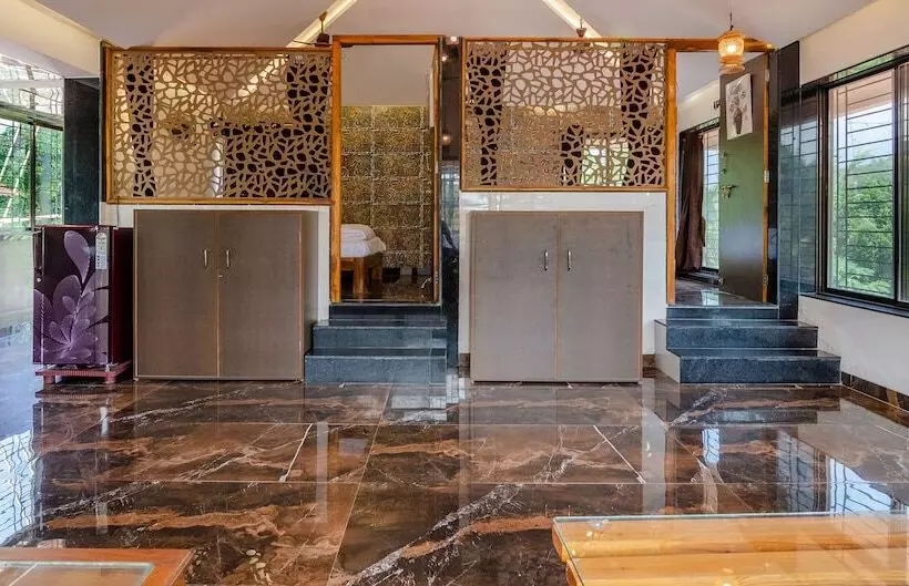 Hotelli Malhar Villa