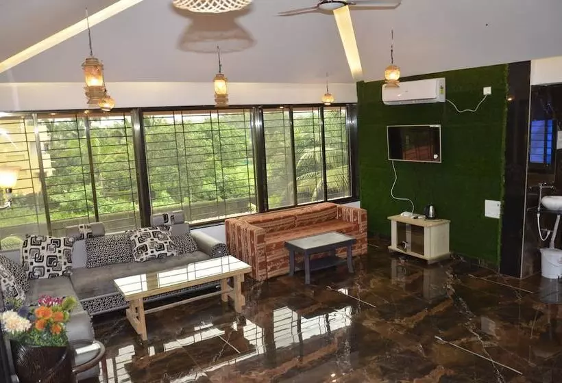 Hotelli Malhar Villa