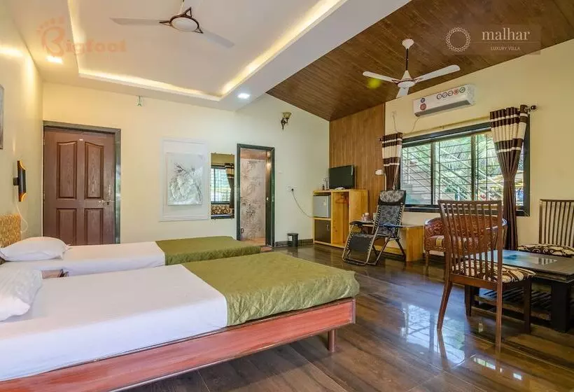 Hotelli Malhar Villa