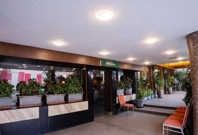 Hotel Rajhans Regency