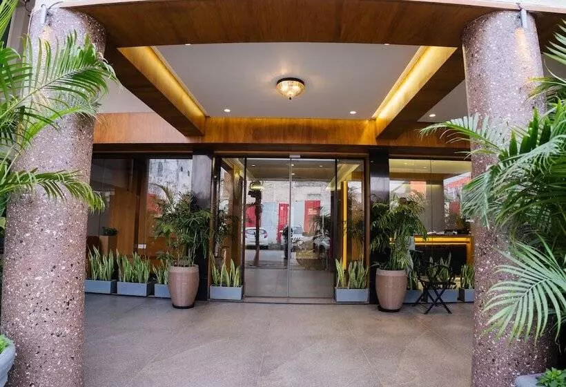 Hotel Rajhans Regency