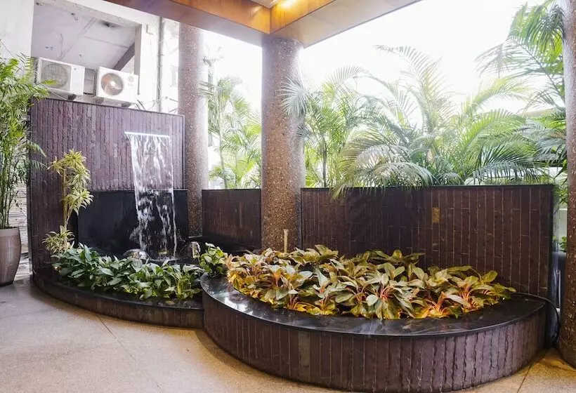 Hotel Rajhans Regency