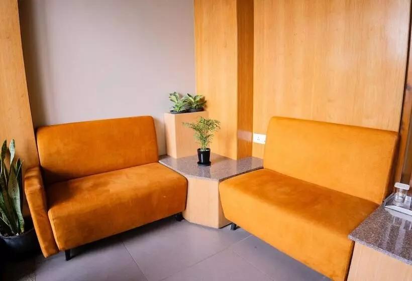 Hotel Rajhans Regency
