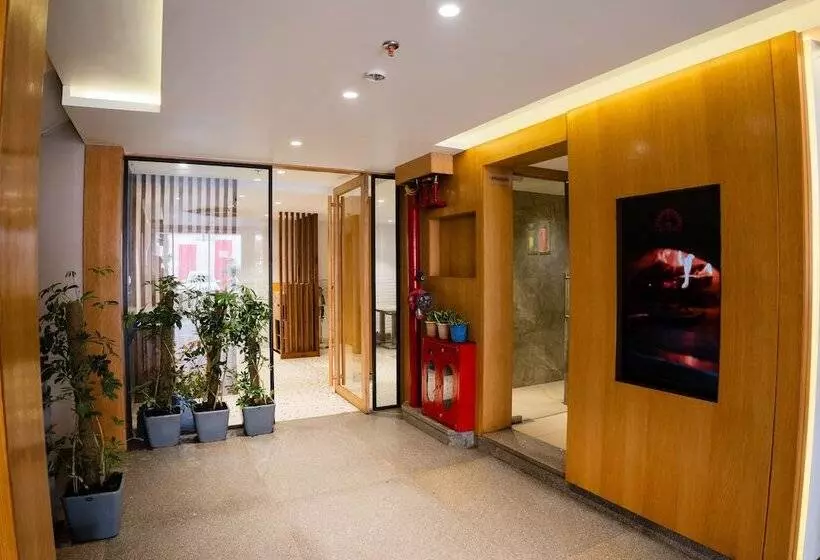 Hotel Rajhans Regency