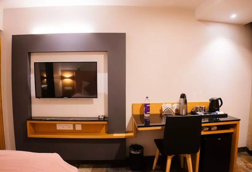 Hotel Rajhans Regency