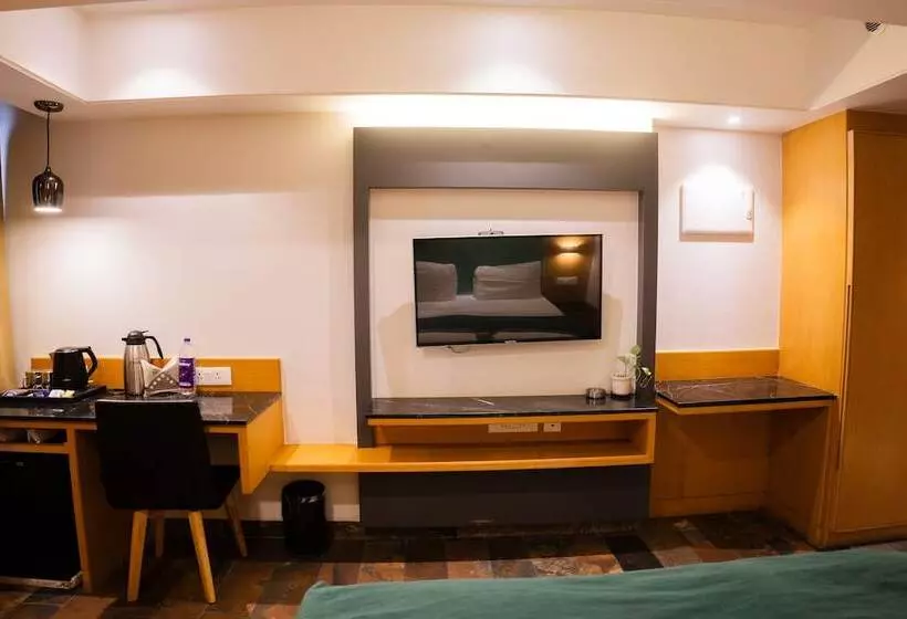 Hotel Rajhans Regency