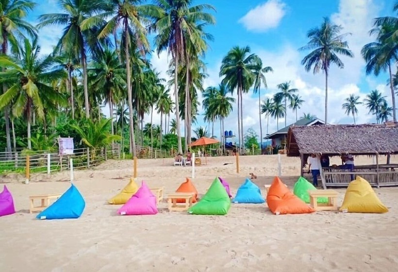 בית מלון כפרי Seaside Hue Resort