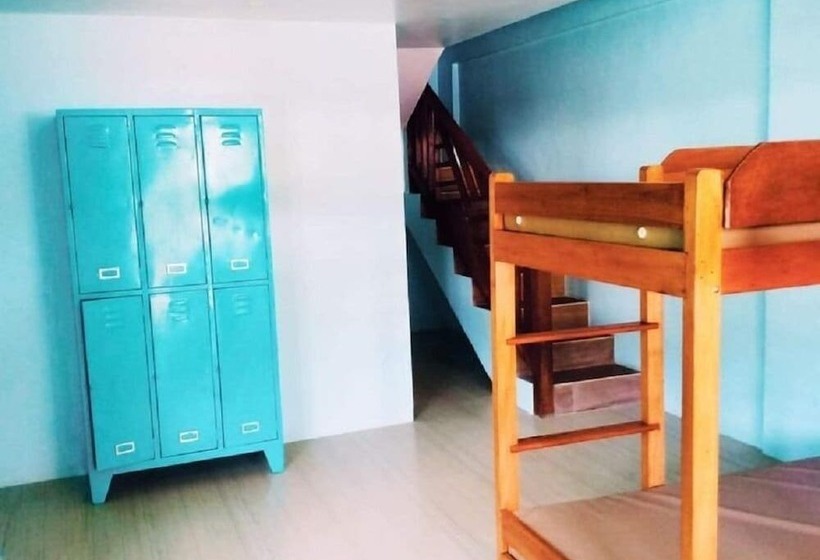 בית מלון כפרי Seaside Hue Resort