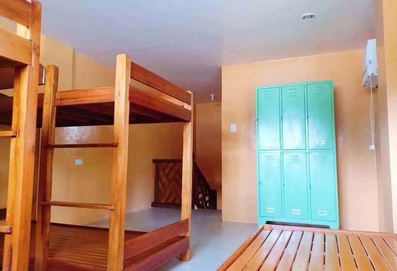 בית מלון כפרי Seaside Hue Resort