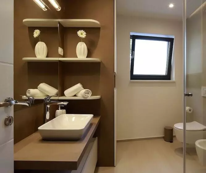 Modena Maris Apartments