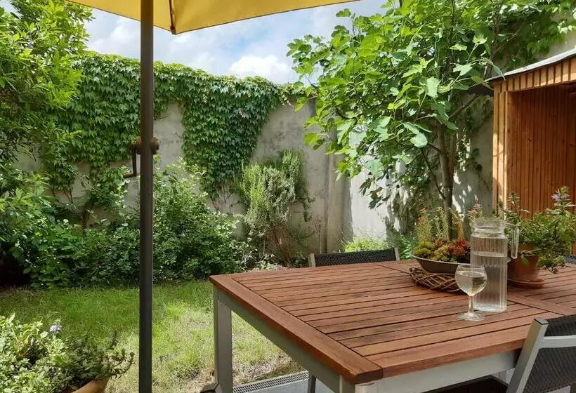 Quiet Apartment In Antwerp Near Parc   B&b Intermezzo   Business & Leisure