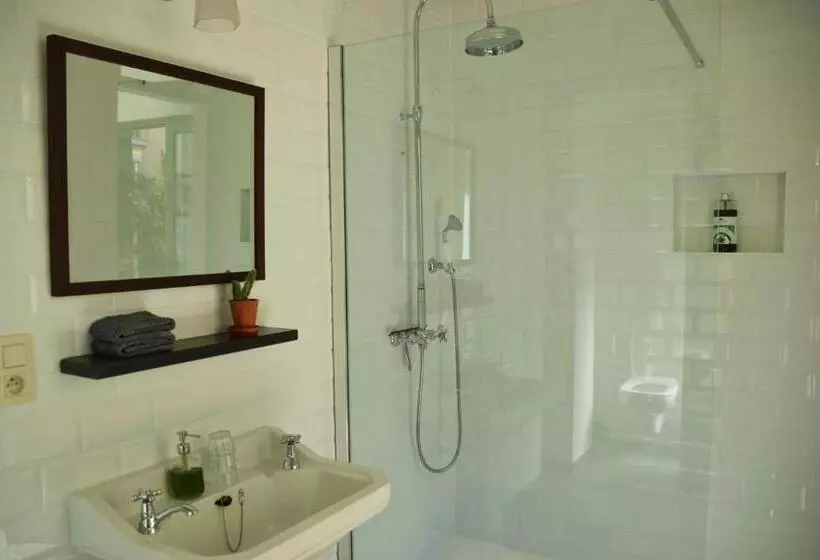 Quiet Apartment In Antwerp Near Parc   B&b Intermezzo   Business & Leisure