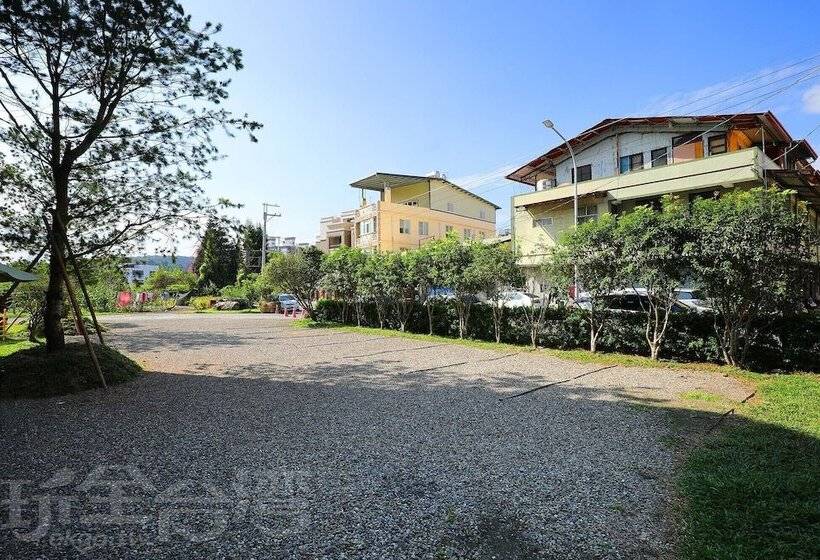 تختخواب و صبحانه Green Castle