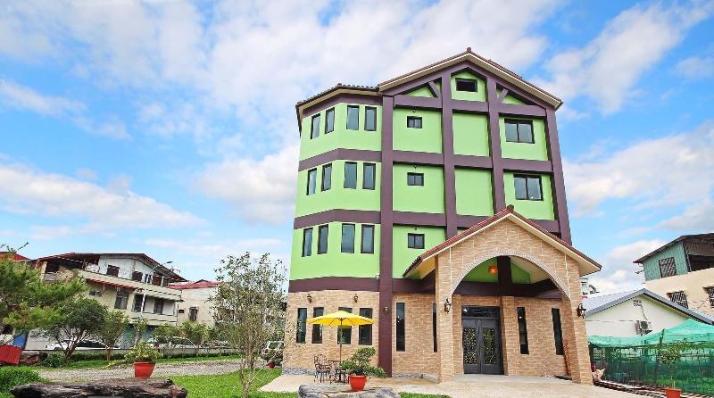 تختخواب و صبحانه Green Castle